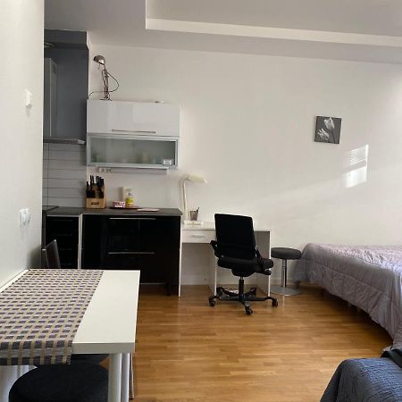 Big Studio Close To Center With Wifi Helsinki Exterior photo